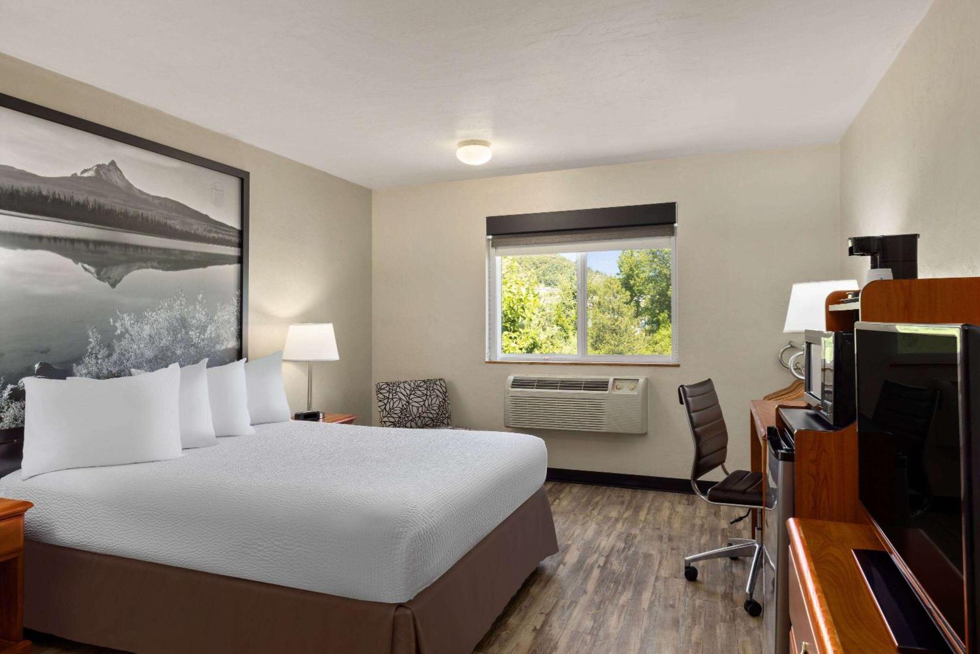 Super 8 By Wyndham Roseburg Hotel Exterior foto