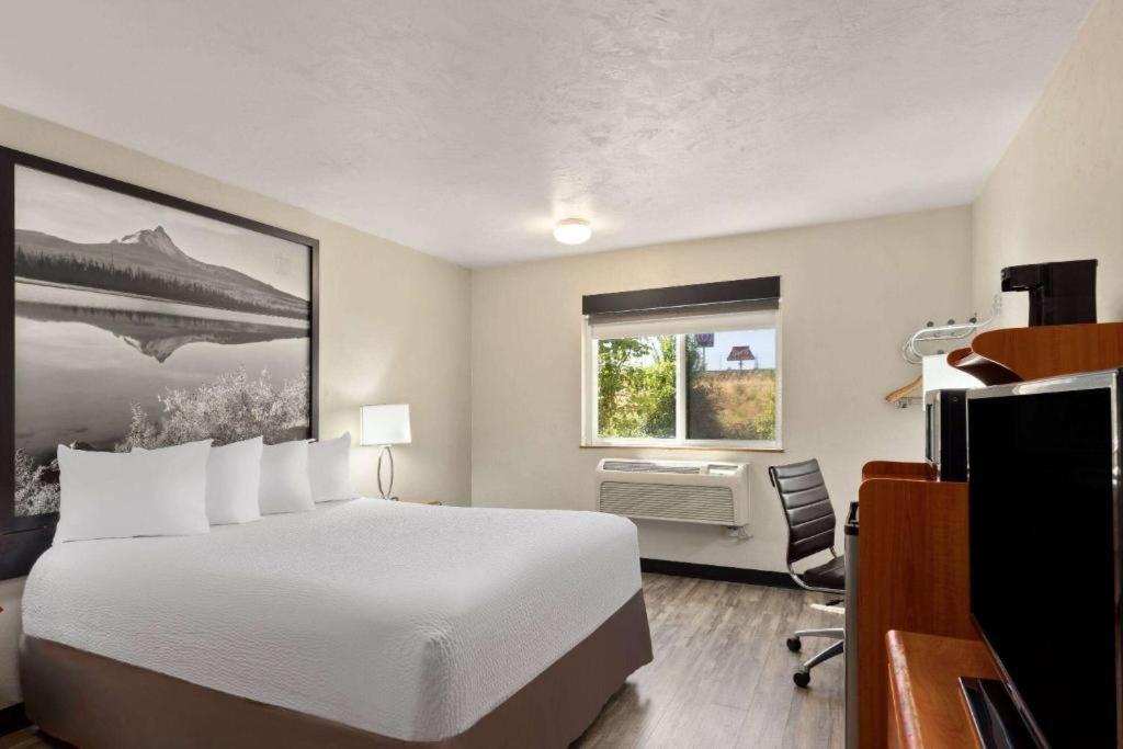 Super 8 By Wyndham Roseburg Hotel Exterior foto