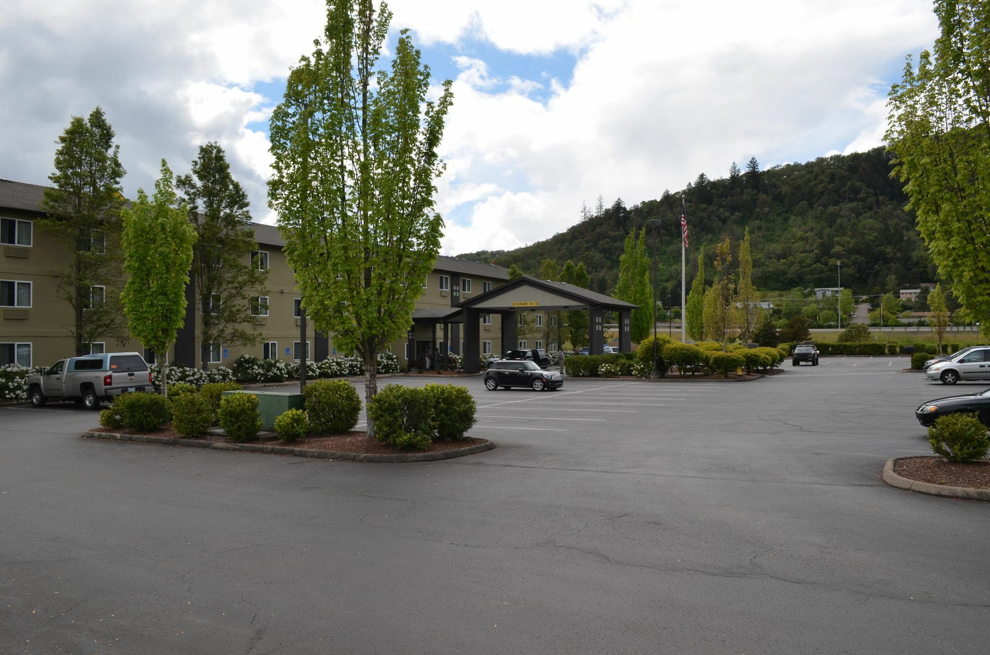 Super 8 By Wyndham Roseburg Hotel Exterior foto