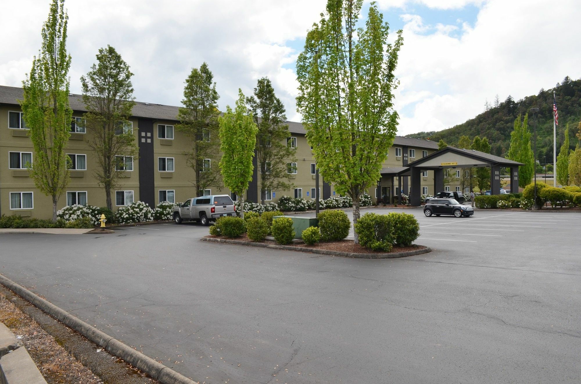 Super 8 By Wyndham Roseburg Hotel Exterior foto